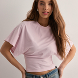 Krótki t-shirt damski z rękawami nietoperza